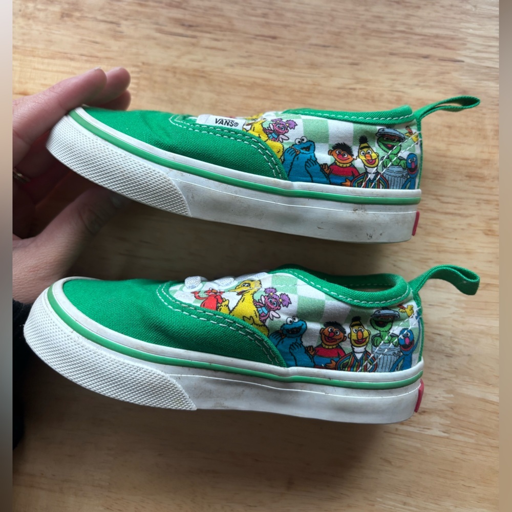 Sesame Street x Vans Sneakers (toddler 7) sold out collab - Picture 4 of 6